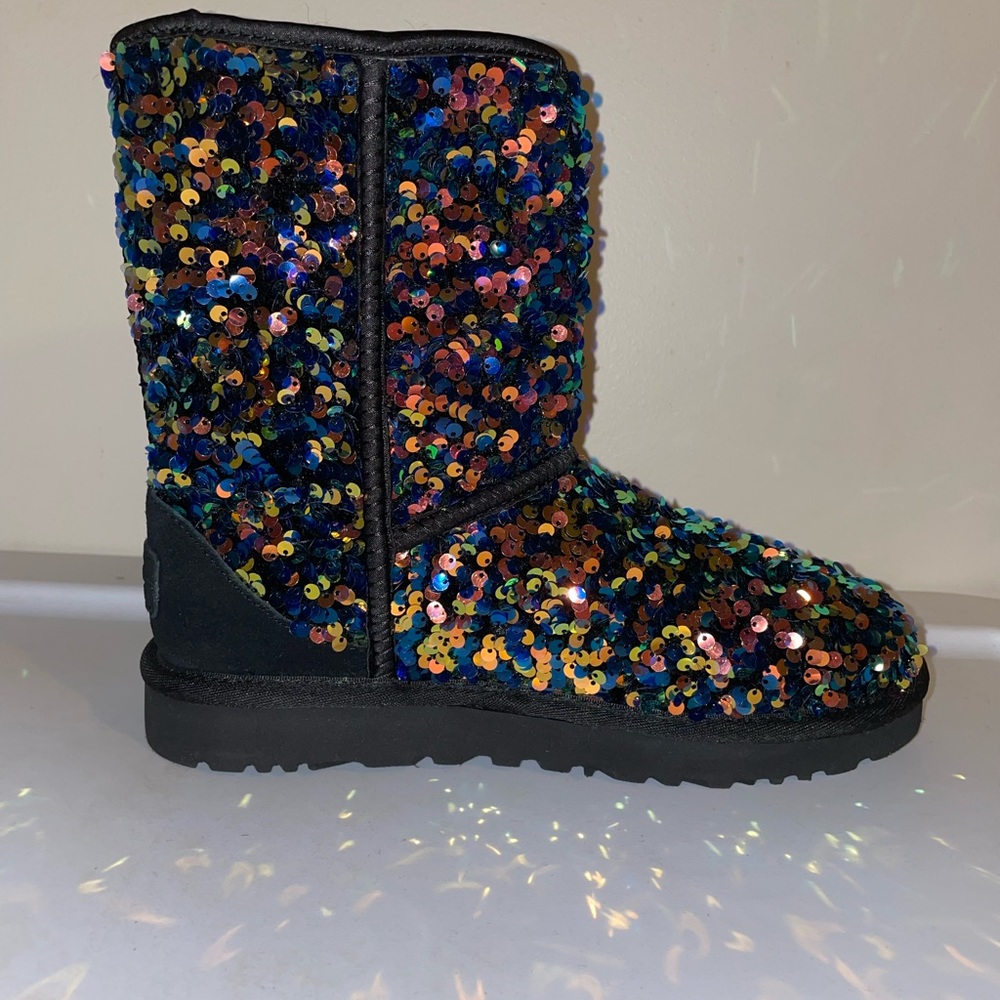 Brand new Black sparkle Uggs size 6